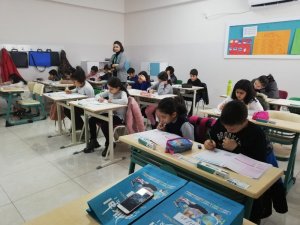 (Düzeltme) Diyarbakır Radikal Okulları bursluluk sınavına büyük ilgi