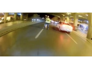 İstanbul’da trafikte terör estiren motosikletli, polisin üzerine sürüp kaçtı