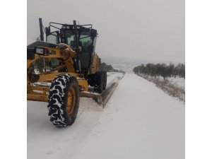 Kilis’te kar nedeniyle kapanan 20 köy yolu yeniden ulaşıma açıldı