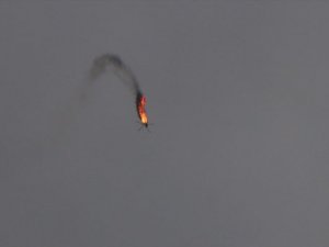 İdlib bölgesinde Esad rejimine ait bir helikopter daha düşürüldü