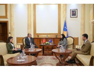 Kosova Büyükelçisi Sakar, Kosova’nın yeni Meclis Başkanı’nı ziyaret etti