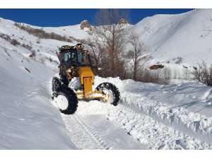 Gümüşhane’de karla mücadele çalışmaları devam ediyor