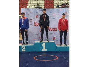 Barış Erbek Okullar arası Güreş’te Türkiye Şampiyonu Oldu