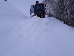 İran sınırında karla mücadele