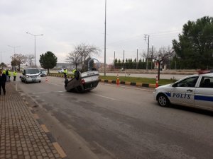Kilis’te otomobilin devrilmesi sonucu 2 kişi yaralandı