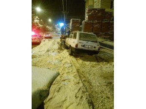 Kastamonu’da yoldan çıkan araç depoya çarptı: 1 yaralı