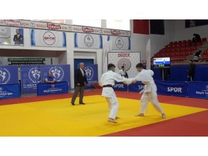 Judo grup müsabakaları Düzce’de yapıldı