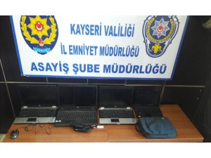 Okuldan bilgisayar çalan hırsızlar tutuklandı