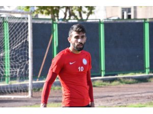 Orta saha oyuncusu süresiz kadro dışı bırakıldı