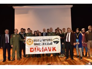 DÜ’de sivil havacılık öğrencilerine jandarma havacılığı tanıtıldı