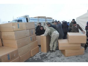 Yüksekova’dan Başkale’deki depremzedelere yardım eli
