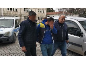Prefabrik binanın kapılarını çalan 2 kişi tutuklandı
