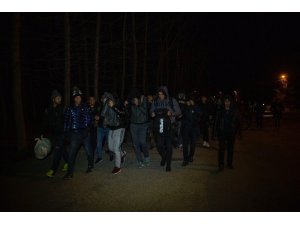 Mülteciler Avrupa’ya geçmek için sınır kapılarına hareket etti