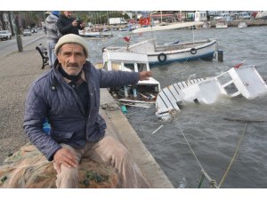Ayvalık’ta şiddetli fırtına balıkçı teknelerini batırdı