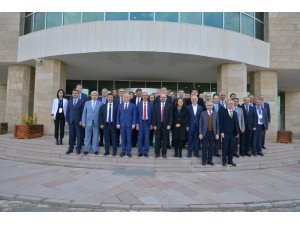 İhtisaslaşan 15 pilot üniversitenin rektörleri Kırşehir’de toplandı