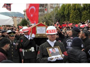 İdlib şehidi Uzman Onbaşı Ahmet Alpaslan, İzmir’de son yolculuğuna uğurlandı