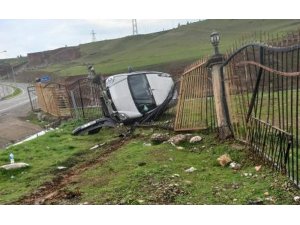Siirt’te otomobil devrildi: 1 yaralı
