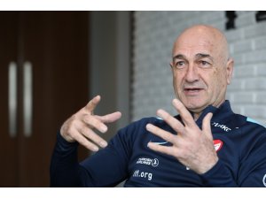 Mehmet Ekşi: “Hayatımı yazsam çift sarı kart olur”
