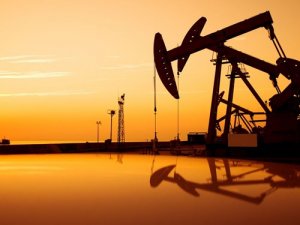 Suudi Arabistan petrol üretim miktarını daha artıracaklarını duyurdu. Aramco’dan yapılan açıklamada günlük üretimin bir milyon varil artırılarak 13 milyon varile çıkarılacağı aktarıldı. Haberin ardından petrol fiyatları yüzd