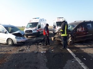 Şanlıurfa’da otomobiller çarpıştı: 6 yaralı