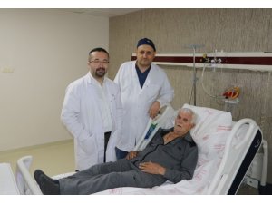 87 yaşındaki hasta ’Debranching’ yöntemi ile hayata tutundu
