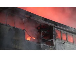 Esenyurt’ta korkutan fabrika yangını
