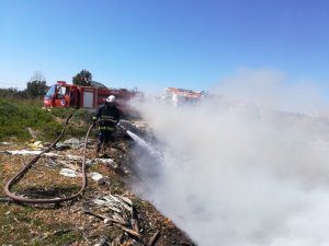 Manavgat’ta çöplük alanda yangın