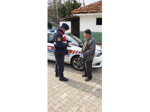 Jandarma timinden yaşlılara hizmet