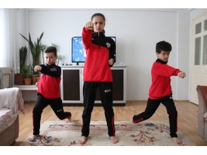 Uzaktan karate eğitimlerine başladılar