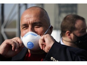 Borisov’dan maske şakası: “Kafam çok büyük, maske uymuyor”