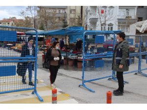 Elazığ’da pazarlarda korona virüs önlemi