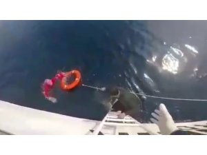 Kuşadası Körfezi’nde tekne battı, içindeki iki kişi kurtarıldı