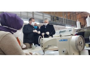 Kocaeli’de belediye üretimhaneleri günlük 17 bin maske üretiyor