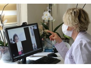 Korona virüsten dolayı evinden çıkamayan hastalara videolu tedavi
