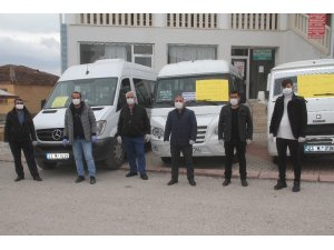 Elazığ’da minibüsçülerden,sağlık çalışanlarına destek
