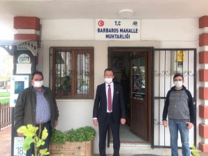 EGEİD vatandaşlara ücretsiz maske ve el dezenfektanı dağıtıyor