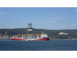 Fatih sondaj gemisi Çanakkale boğazından geçti