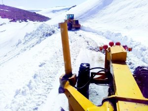 Malatya’da Nisan’da kar ve heyelanla mücadele devam ediyor