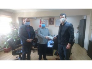 Lüleburgaz’da üretilen maskeler sağlıkçılara teslim edildi