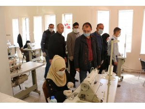 Barış Pınarı bölgesinde maske üretimi başladı