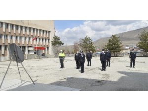Pasinler’de Türk Polis Teşkilatı 175. yılı münasebetiyle çelenk sunumu yapıldı