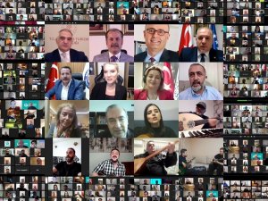 Kosova’da sağlık çalışanlarına internetten saygı konseri