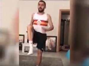 Atletizm sporcuları evde çalıştı