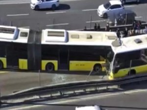 İstanbul'da iki metrobüs çarpıştı