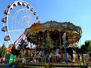 Lunapark adeta "hayalet parka" büründü