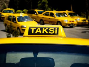 İstanbul Valisi açıkladı: Sağlık çalışanlarına ücretsiz taksi