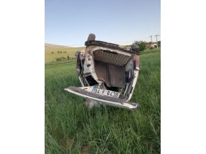 Kırşehir’de, hafif ticari araç şarampole devrildi: 5 yaralı