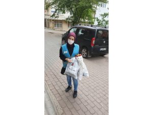 Bayrama da anlam katıyorlar