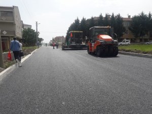 Sağlık Mahallesi’nde asfalt çalışmaları devam ediyor
