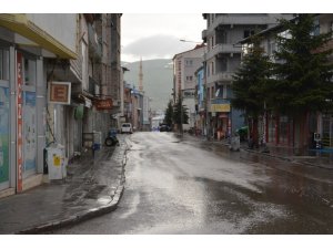 Sarıkamış’ta cadde ve sokaklar boş kaldı